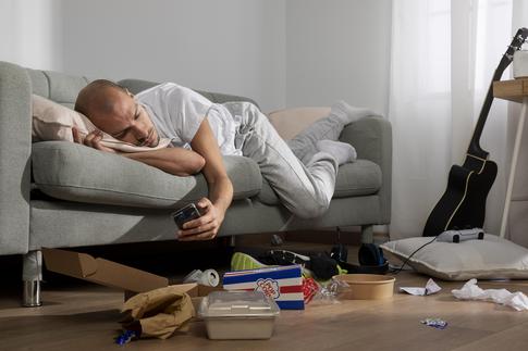 Почему одолевает прокрастинация и как с ней бороться