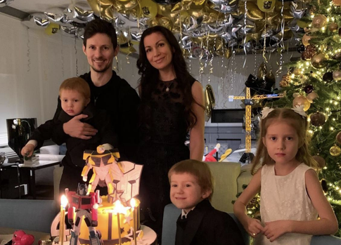 Болгар собирается выпустить книгу и фильм о непростой жизни с Дуровым