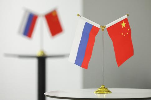 Трудности с демографией: ученый из КНР посоветовал китайцам искать жен в РФ