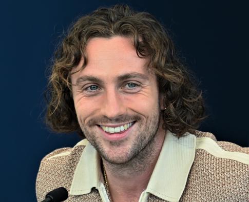 Аарон Тейлор-Джонсон поделился редкими фото с падчерицей