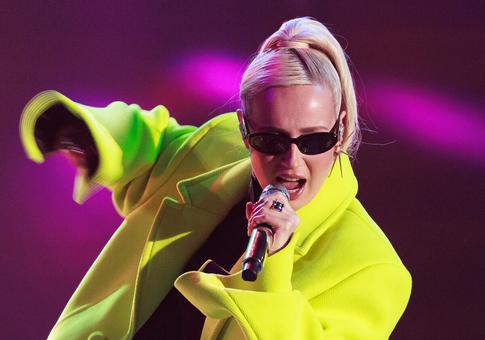 «Рана пока кровоточит»: Клава Кока объявила о расставании с бойфрендом