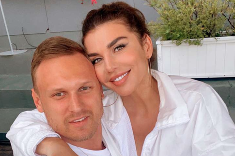 Есть нюанс: суд не принял заявление Анны Седоковой на развод с мужем