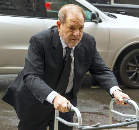 Больной раком Харви Вайнштейн госпитализирован из тюрьмы в больницу