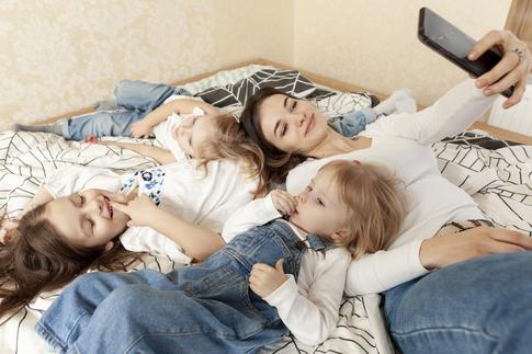 Психологическое здоровье многодетных мам: как справиться с нагрузкой