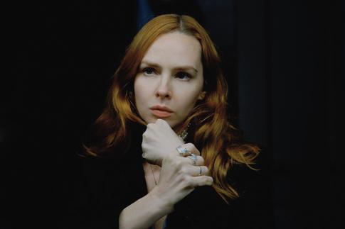 Елена Николаева: «Пара новых туфель была большим счастьем»