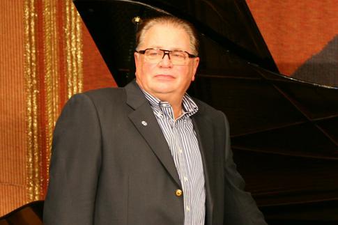 Спасли от страшной участи: Валентин Смирнитский перенес операцию