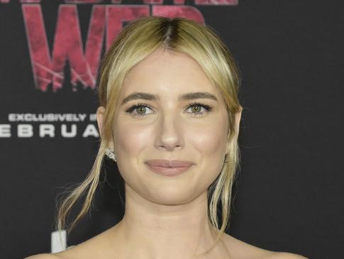 Двоюродный внук «красотки» подрос: Эмма Робертс показала 3-летнего сына