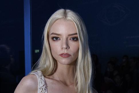 Кардинально сменила образ: Аня Тейлор-Джой предстала с новой прической