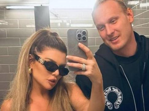 Кадры недели: озвучены новые причины смерти экс-мужа Седоковой, Лорак вывела в свет жениха-иностранца