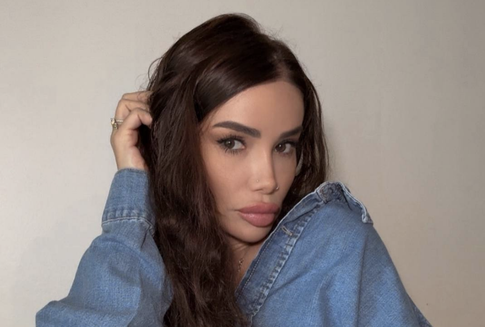 «Мне 40!»: именинница Айза оставила нежные послания для своих любимых