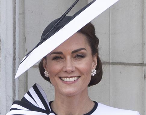 Сияющая Кейт Миддлтон посетила мероприятие, посвященное Рождеству