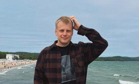 Стендапера Комиссаренко судят за оскорбление президента