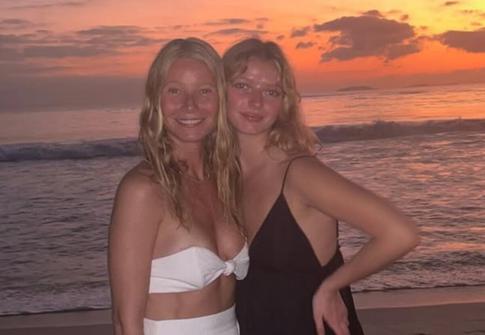 Участница парижского бала высказалась о «хамском поведении» дочери Пэлтроу