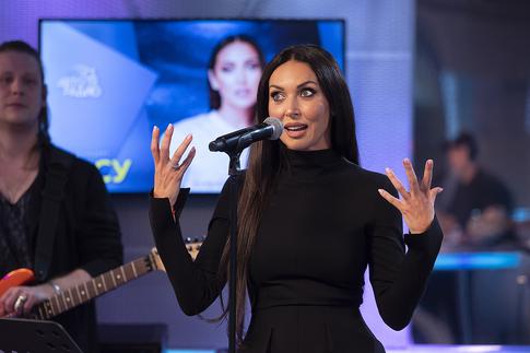 Алсу заметили с обручальным кольцом