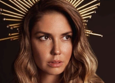 Передумала мириться: Муцениеце требует от Прилучного треть зарплаты на детей