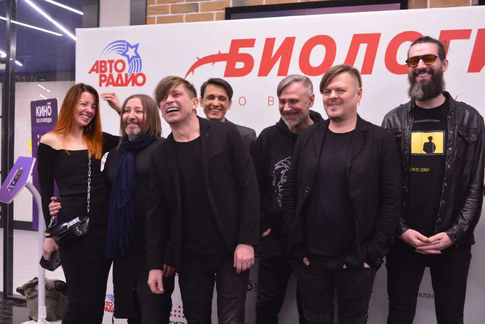 «Мы вас всех посадим в тюрьму»: пианист «Би−2» сделал откровенное признание