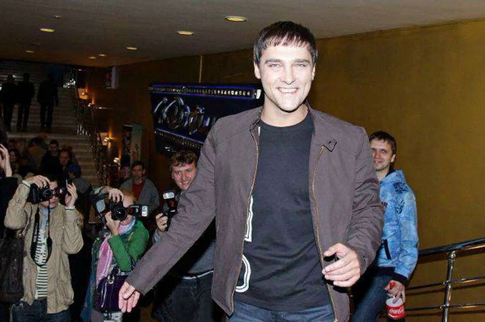 Семья Юрия Шатунова заработала 15 млн, разрешив использовать «Седую ночь» в «Слове пацана»