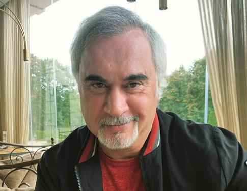 Кадры недели: Малышева выгуляла наряд в цветах триколора, дочь уехавшего Меладзе забеременела