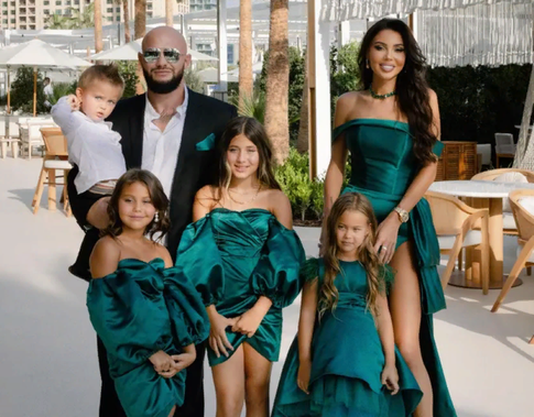 «Меня вырубили полностью»: Оксана Самойлова поделилась подробностями бесплатных родов