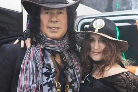 Жена Владимира Кузьмина попала за решетку на 10 суток за непристойную выходку