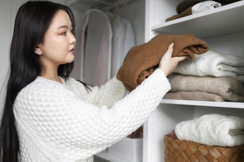 Как хранить несезонные вещи: 5 подсказок от эксперта