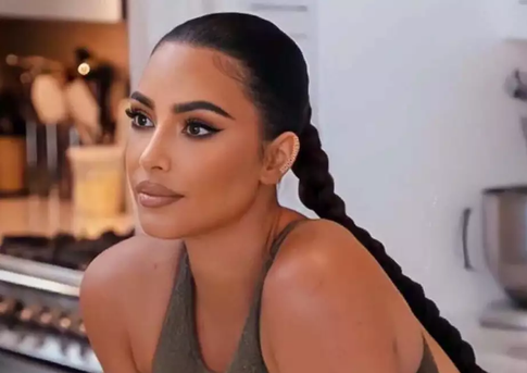 Ким Кардашьян заметили покидающей вечеринку в компании с Оделлом Бекхэмом