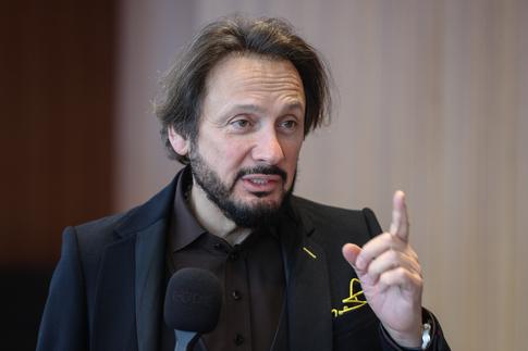 «Приползут на коленях»: Михайлов озвучил незавидную участь уехавших из России звезд