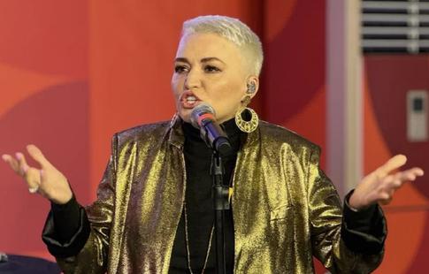 Катя Лель примерила «золотой» образ и рассказала про джагу-джагу