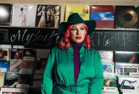 Ева Польна рассказала, что смотрит на себя в зеркало, когда ест по ночам