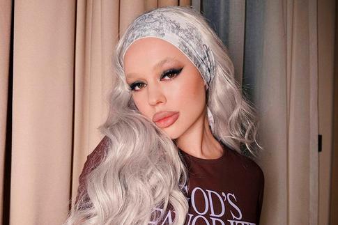 Инстасамка решила получить высшее образование