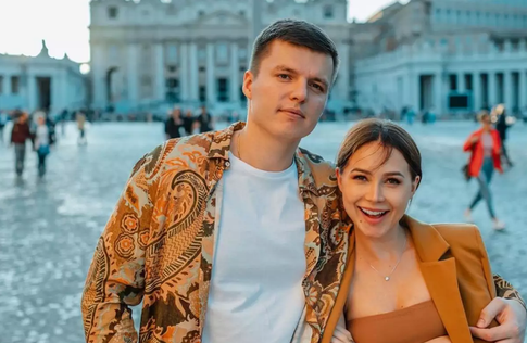 Суд дал Артему и Валерии Чекалиным 2 месяца на примирение