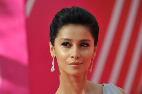 Равшана Куркова проговорилась об отце годовалой Самиры