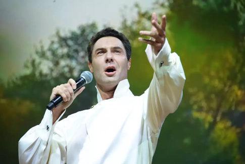 Вдова Евгения Кунгурова эмоционально высказалась на церемонии прощания