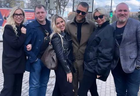 Мать Кохно заступилась за звезд «Дома−2» после скандала на похоронах Кпадону