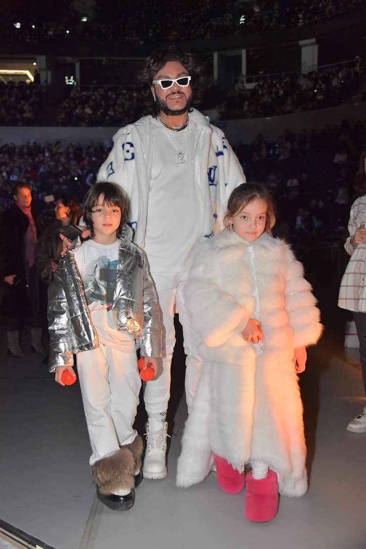 Филипп Киркоров с детьми Филипп Киркоров с детьми