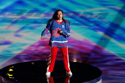 Маниже закрыли путь на большую сцену