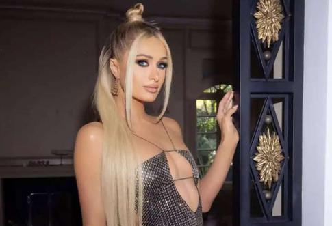 Пэрис Хилтон показала декольте в фотосессии для журнала