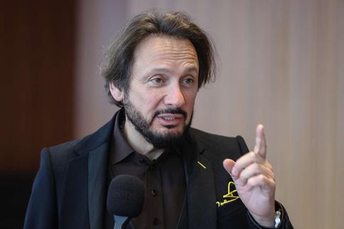 Стас Михайлов ответил Пугачевой: «Я вообще с женщинами не воюю»