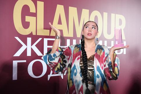 «Сбой в матрице»: Манижу запечатлели в компании Марии Шараповой и Карлы Бруни