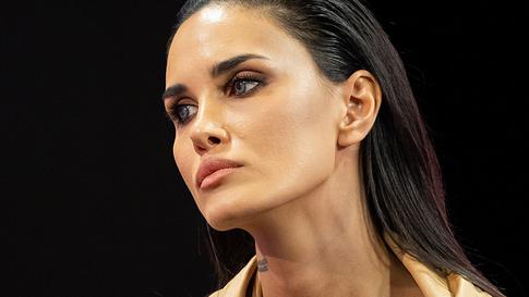 Павел Мамаев требует с бывшей жены крупную сумму