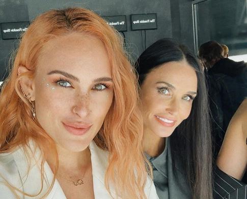 35-летняя дочь Деми Мур и Брюса Уиллиса показала свои изгибы в купальнике