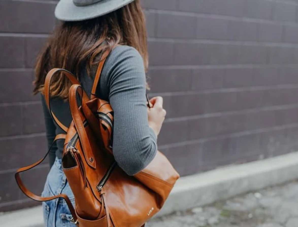 Торба и рюкзак как деталь модного образа: какие и кому