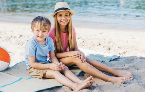 Топ пляжных мест в России для всей семьи — дети будут в восторге