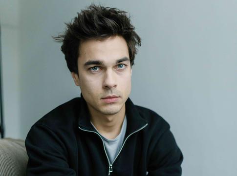 Константин Белошапка: «Вижу желтый сапог — пытаюсь залезть»