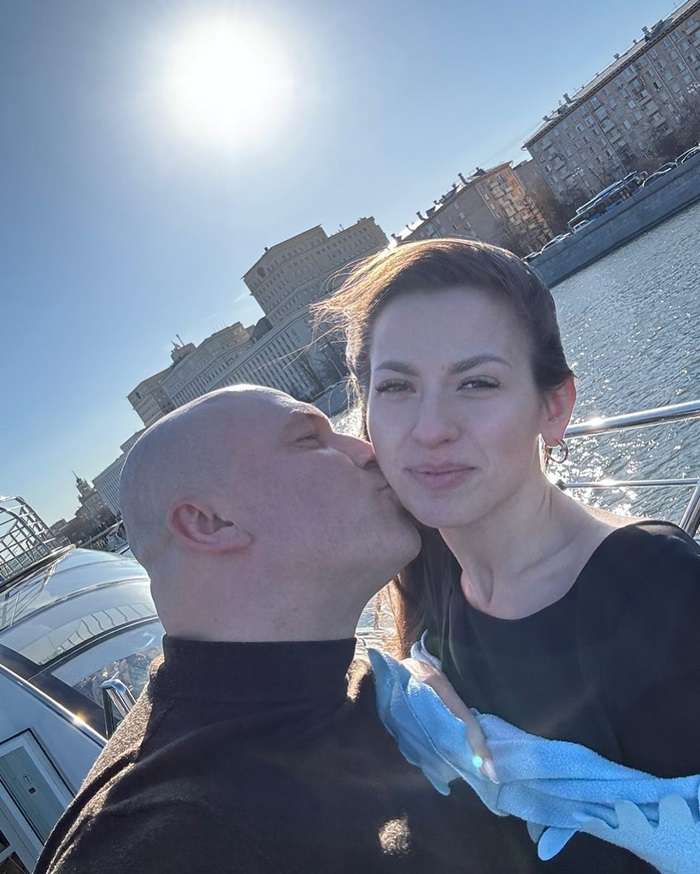 Константин Соловьев с невестой Валентиной