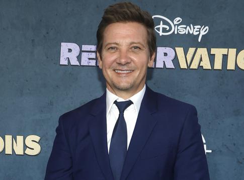 «У меня нет сил»: Джереми Реннер рассказал о самочувствии после серьезной аварии