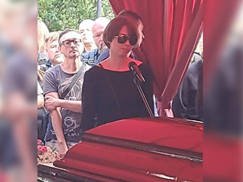 «Не знаю, как дальше без тебя»: в Москве простились с Егором Зайцевым