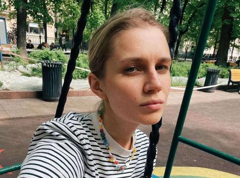 Даша Мельникова, тайно родившая третьего ребенка, показала свои будни