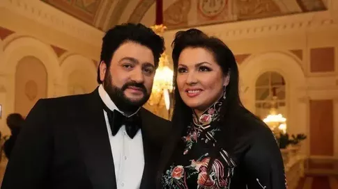 Юсиф Эйвазов оценил: Анну Нетребко запечатлели в необычном платье в Милане