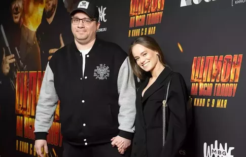 «А кто там третий?»: Харламова и Ковальчук запечатлели на отдыхе в горах